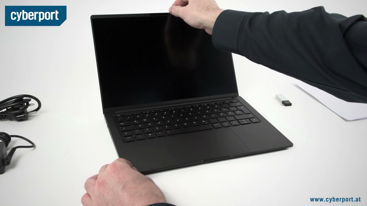 SCHENKER VISION 14 Unboxing | Cyberport