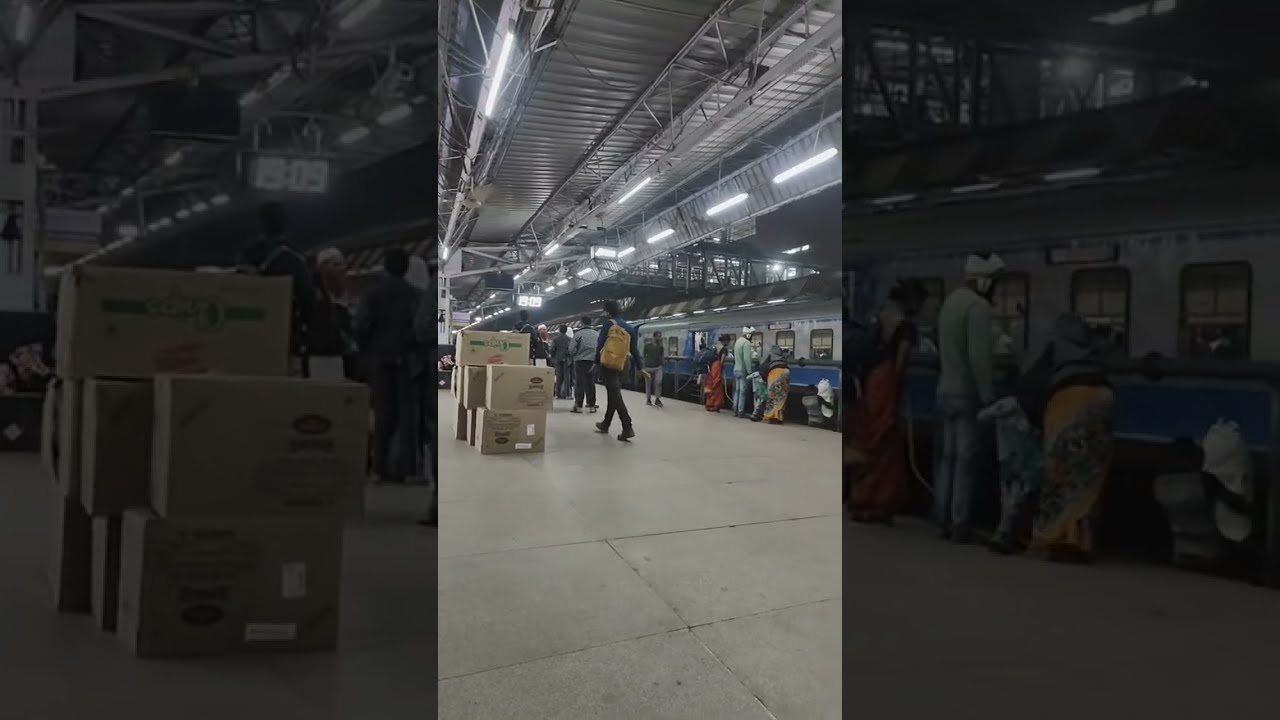 Pune Railway Station se Live Train Announcements Video