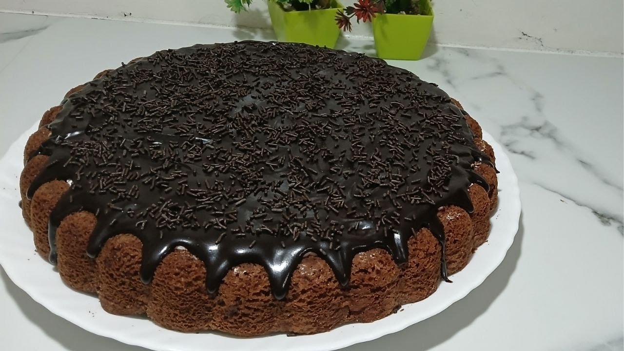 كيكة المول العجيب بجوج بيضات فقط هشيشة وبنينة