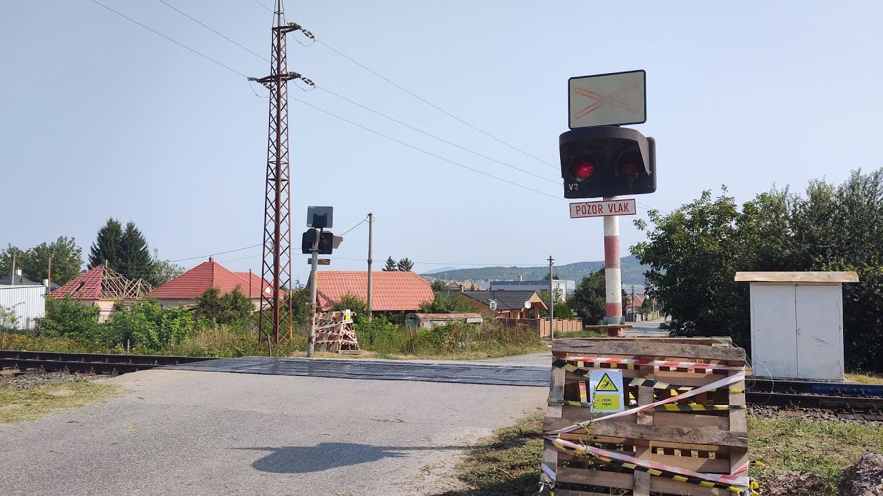 Železničné priecestie Lužianky (20.8.2024) (Slovak railroad crossing)[4K]