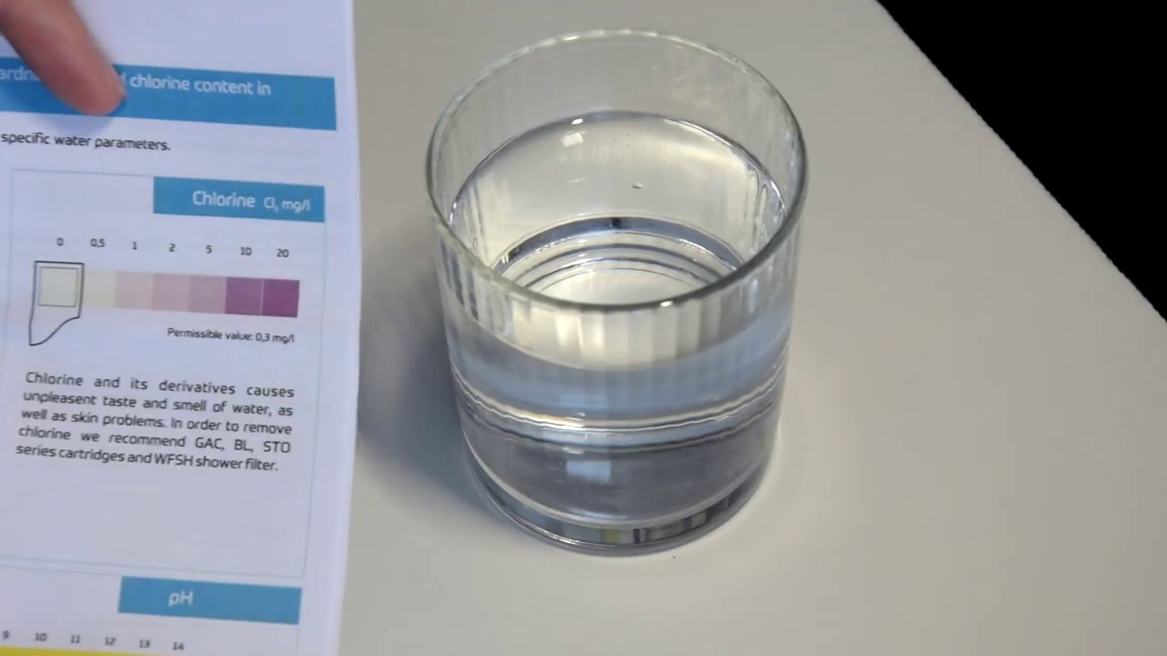 Test jakości wody z butelki filtrującej i z kranu