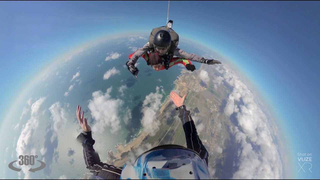 Skydiving VuzeXR style ☁️