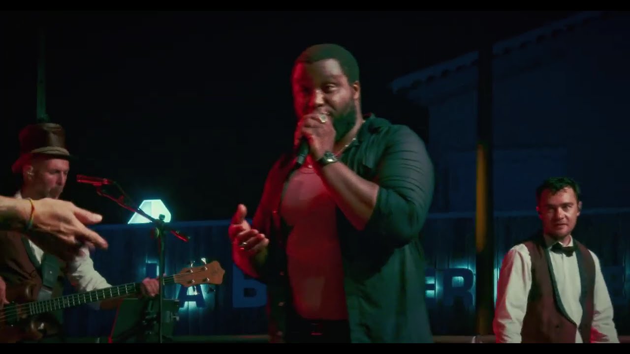 From Rapper’s Delight to Wedding’s Delight — Destination Wedding Band in France