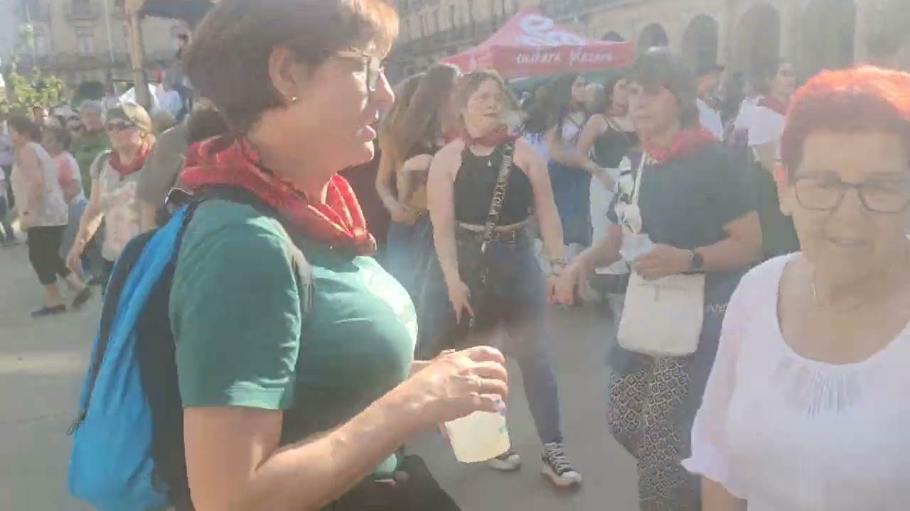 fiesta euskera en Tafalla axuri beltza dantza
