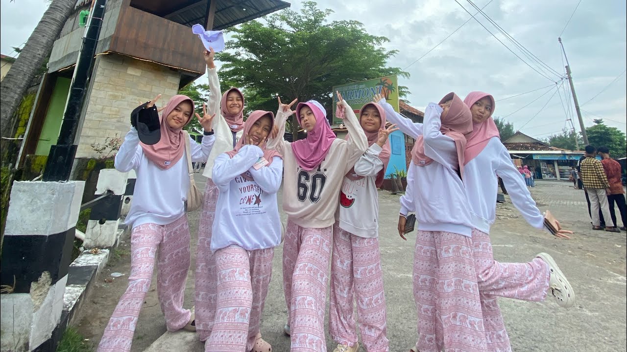 Outing kok mainan tanah??!