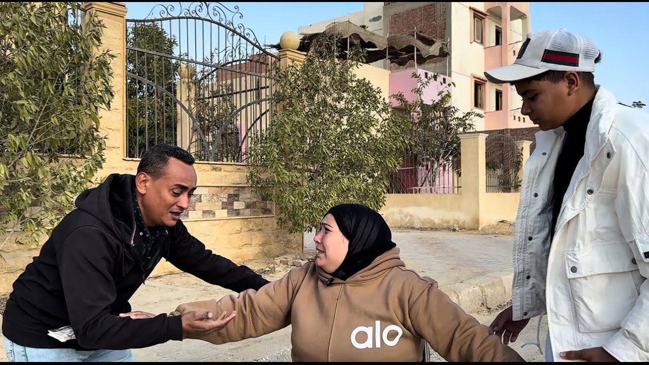 ابن يلتقى بامه بعد 10 سنين غربه وكان فاكر انها مش عايشه
