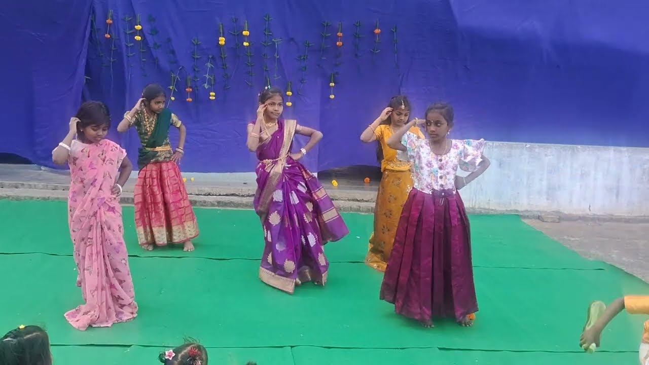 Dance performance on rangulaputillu song || Pre pongal celebrations || Maria montessori school MMD
