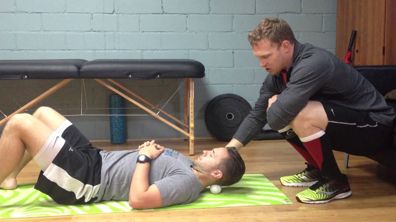 Paradiso CrossFit Prehab — массаж шеи с арахисом