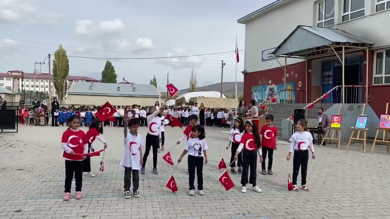 Bayrak Gösteri- 29 Ekim/ 23 Nisan