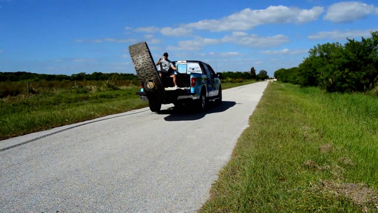 Roundabout Watercrafts Road Rage Video - Round Boat - Round Watercraft - Round Skiff