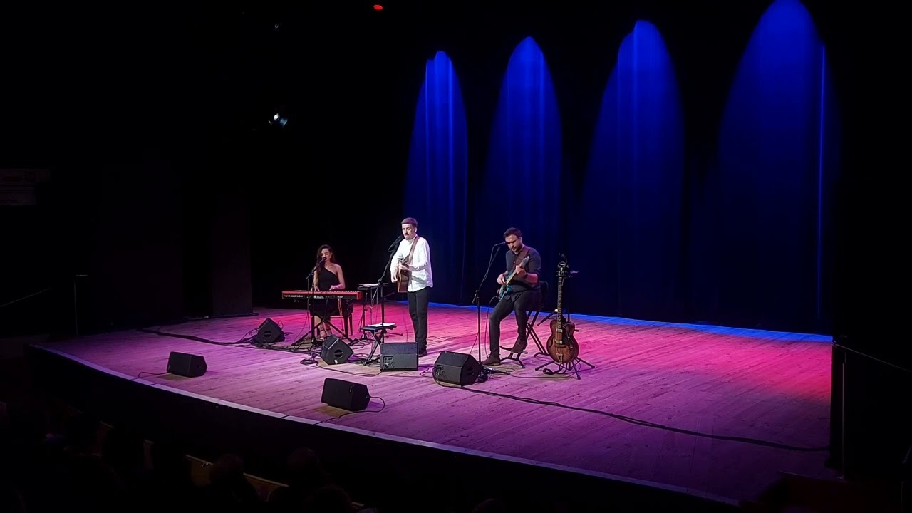 Nasza Melodia ( Usiądź tu ze mną) - Cztery Pory Miłowania w Nysie