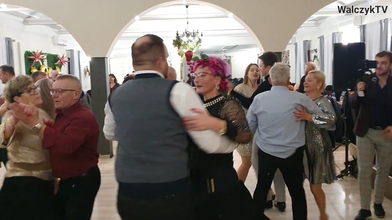 TANIEC Z NAGRODĄ dla gości za najładniej zatańczony utwór płyta od Zespołu "KROKUS" z Pińczowa 