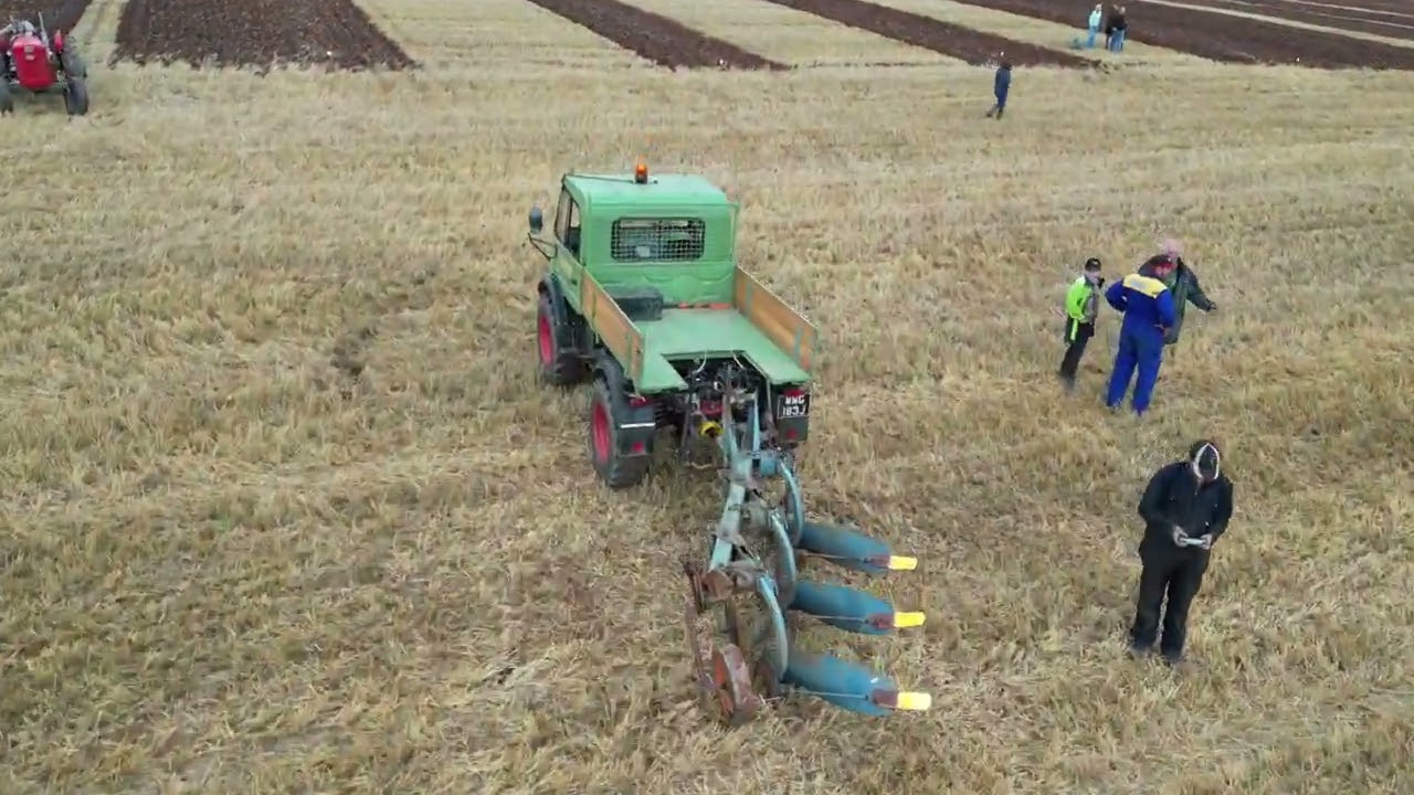 Competing at the local ploughing match with my Unimog 421