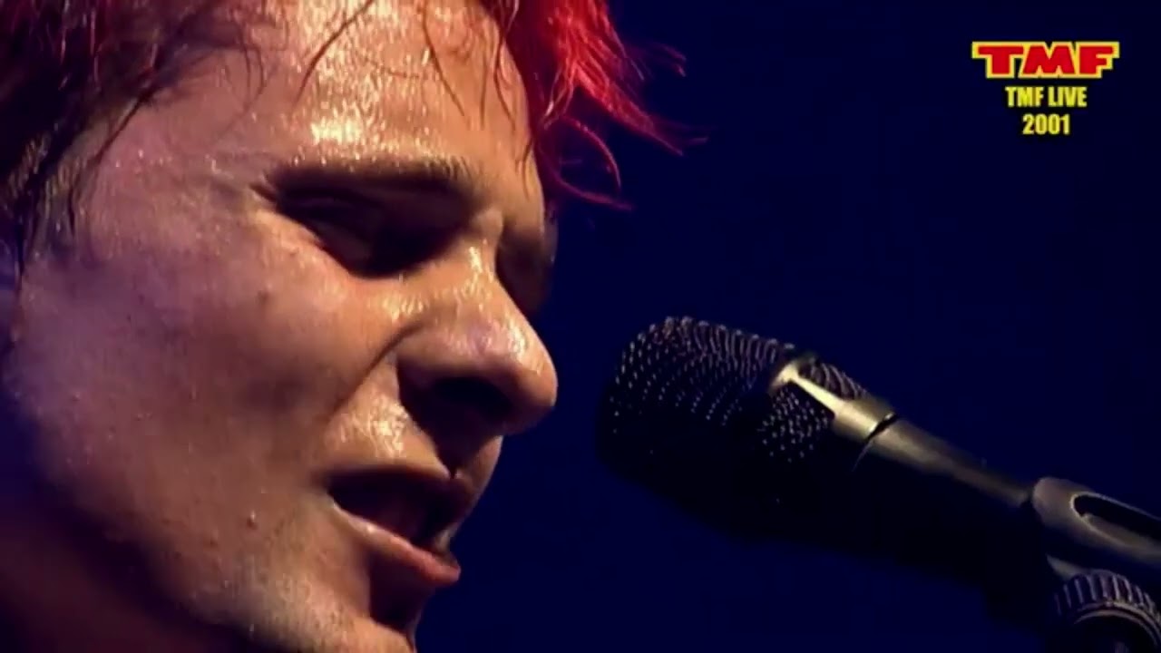 Muse - Plug in Baby (HD), Lowlands Festival, Buddinghuizen, Netherlands  8/24/2001