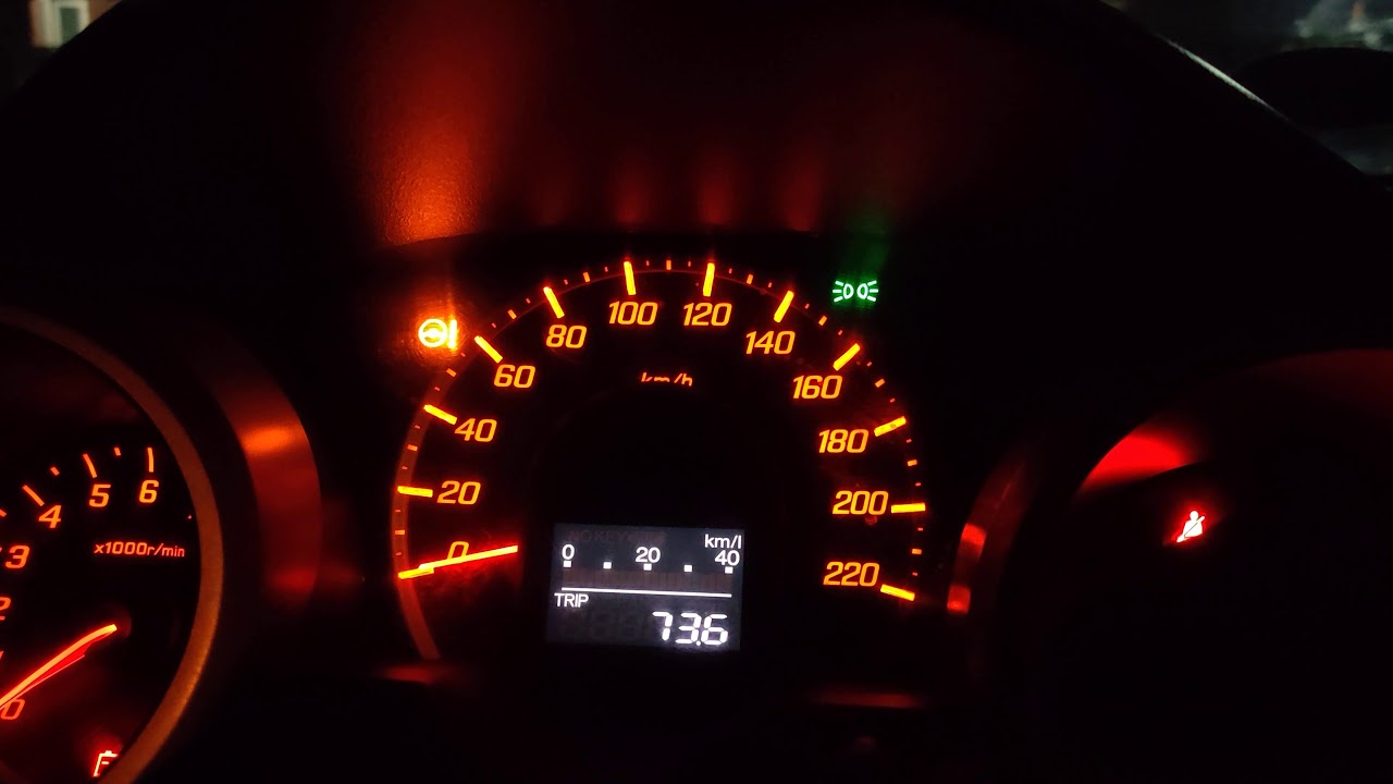 Honda Jazz petrol version 2010 model best average / mileage