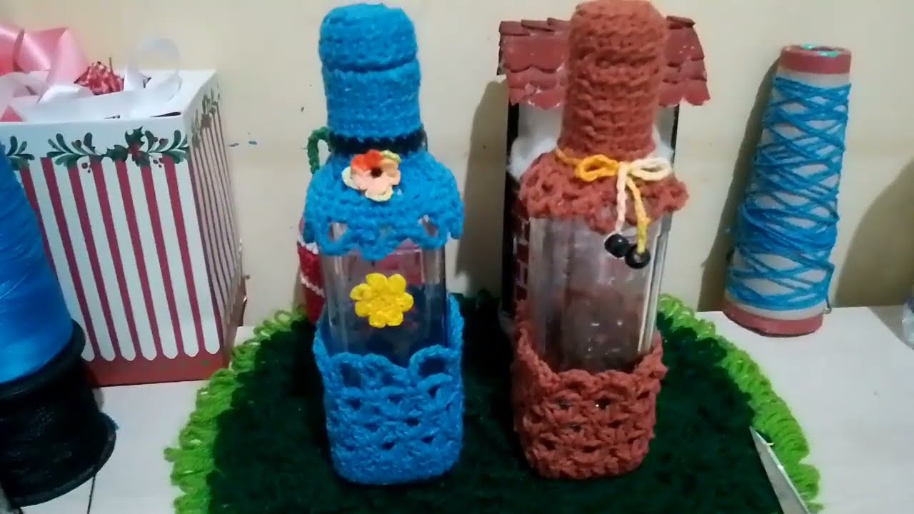 Mais uma decoração em garrafas com crochê