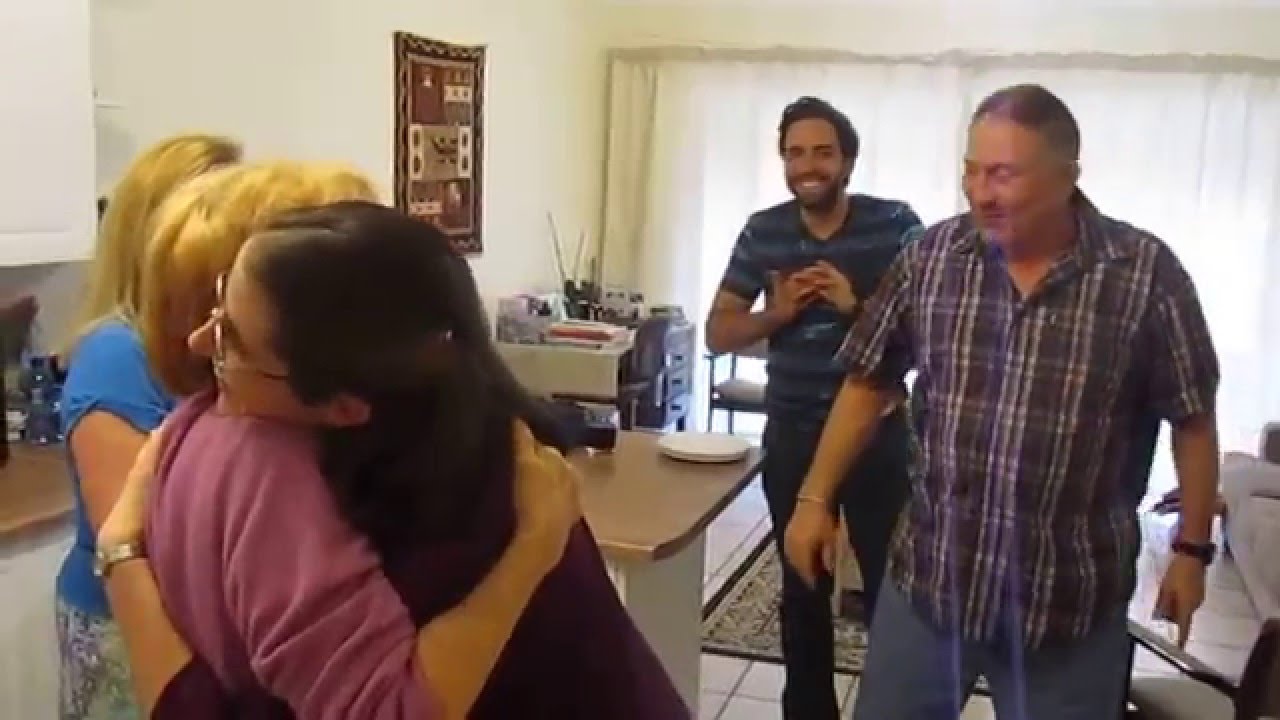 Bun in the oven : Telling the family we are expecting!