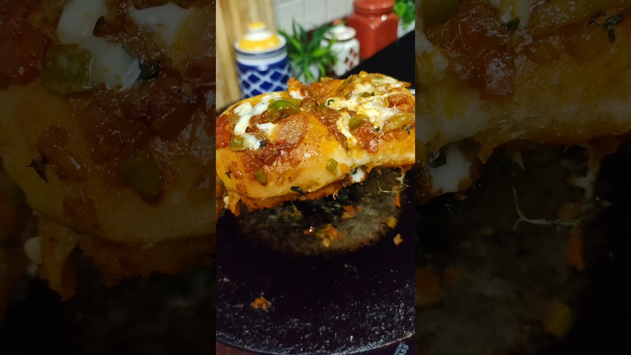 Jab masala pav me cheese melt hota hai.. 🤤 
