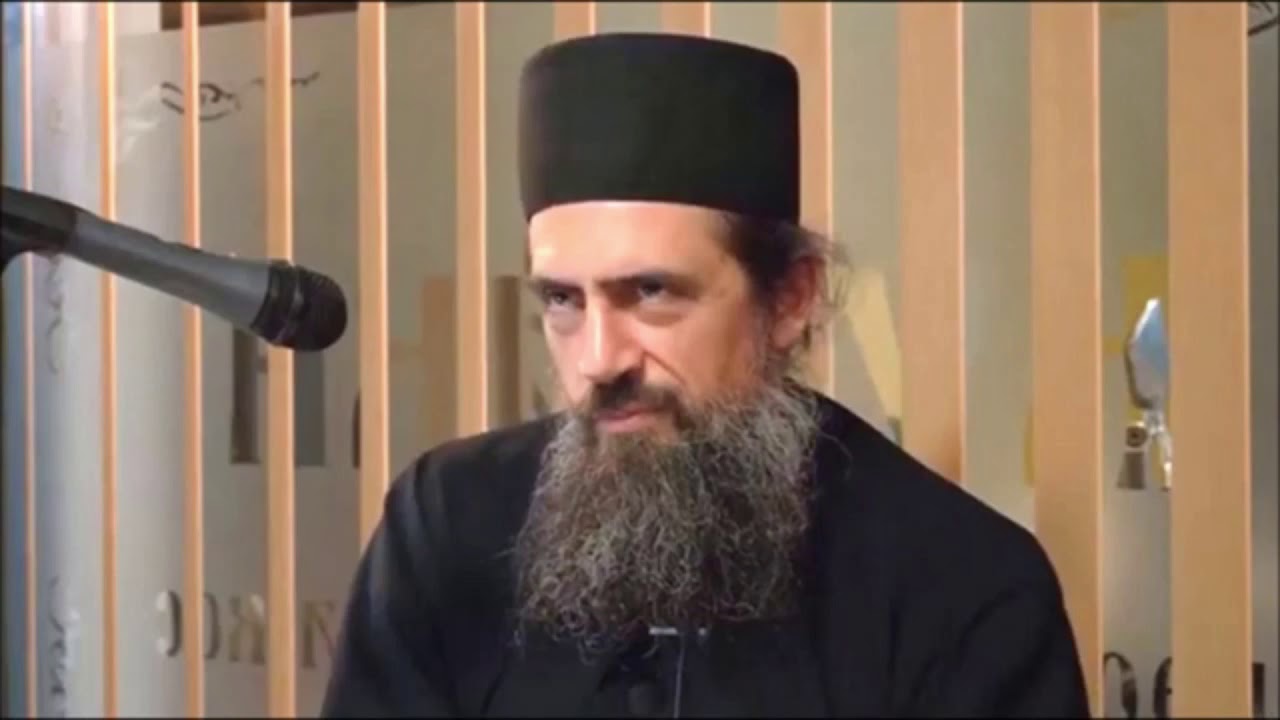 Ἡ ἐνδυμασία εἶνε πολὺ σοβαρὸν θέμα