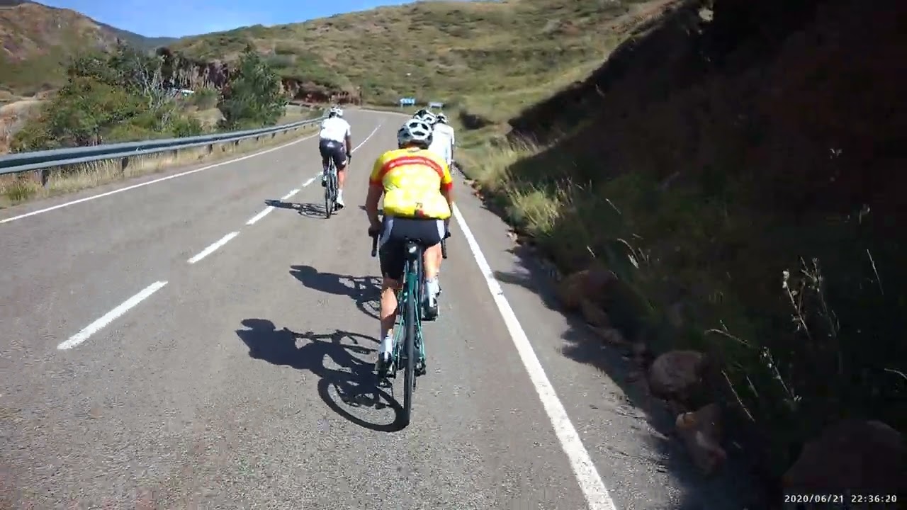RULANDO EN BICI DE CARRETERA POR SOMIEDO