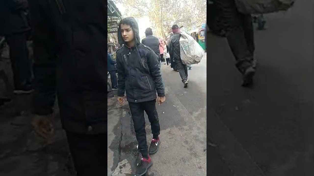 टूटी सड़के सरकार के वादे जनता परेशान आखिर ज़िम्मेदार कौन?