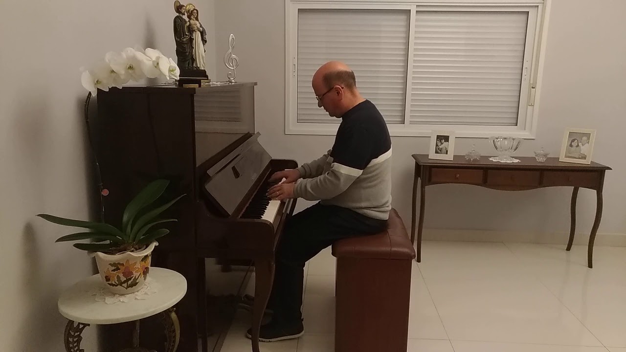 S&aacute; Marina (Tib&eacute;rio Gaspar) - ao piano