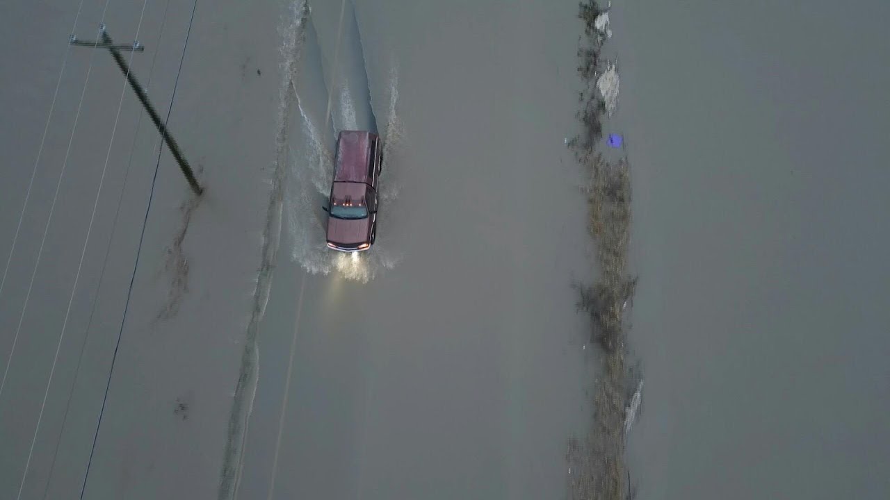 Floods in Canada submerge highways, neighbourhoods | AFP