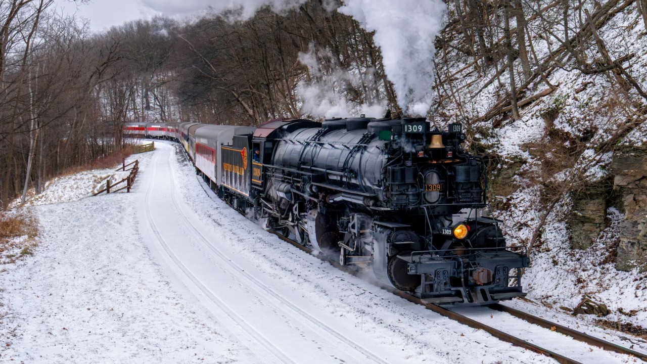 Western Maryland 1309 - Steam on the Winter Allegheny Service