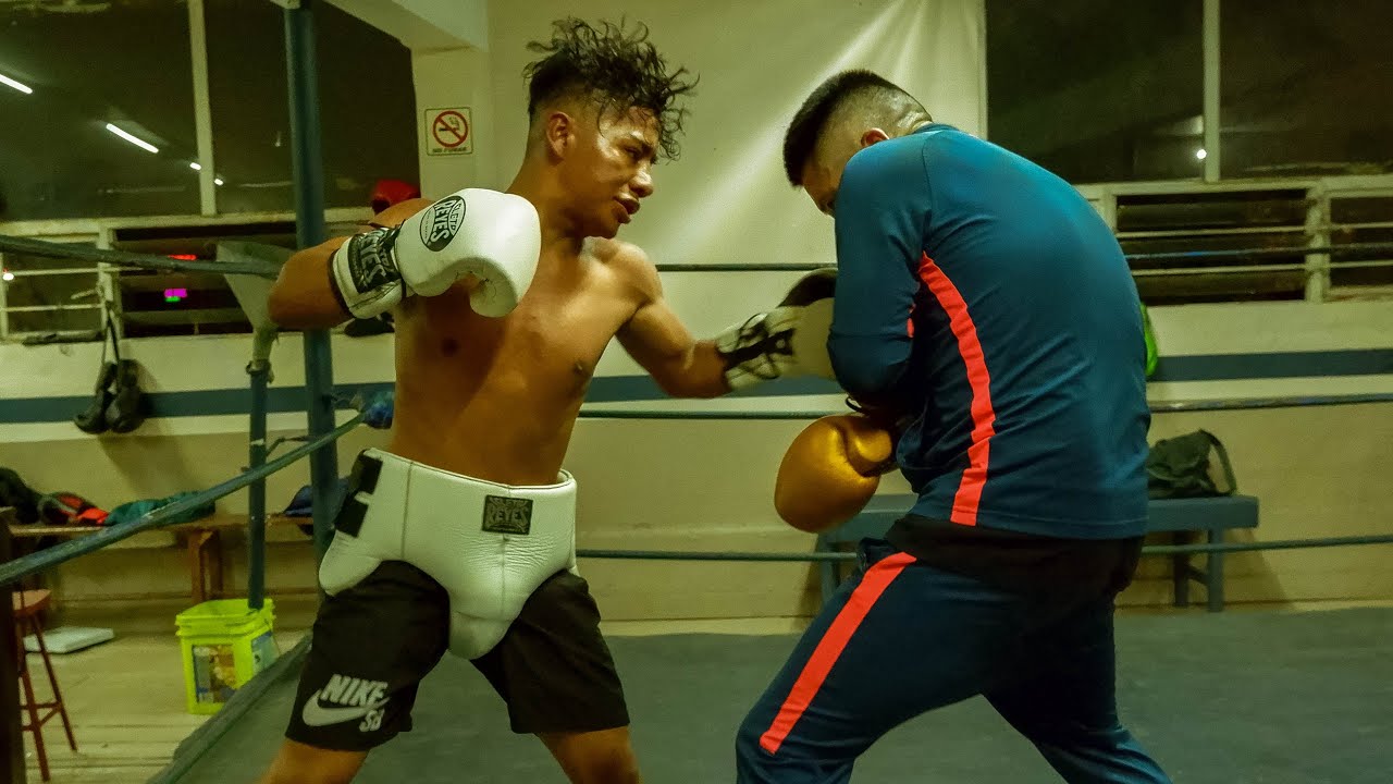 BOXEANDO EN EL BARRIO BRAVO DE TACUBAYA, CDMX. GIMNASIO LUPITA.