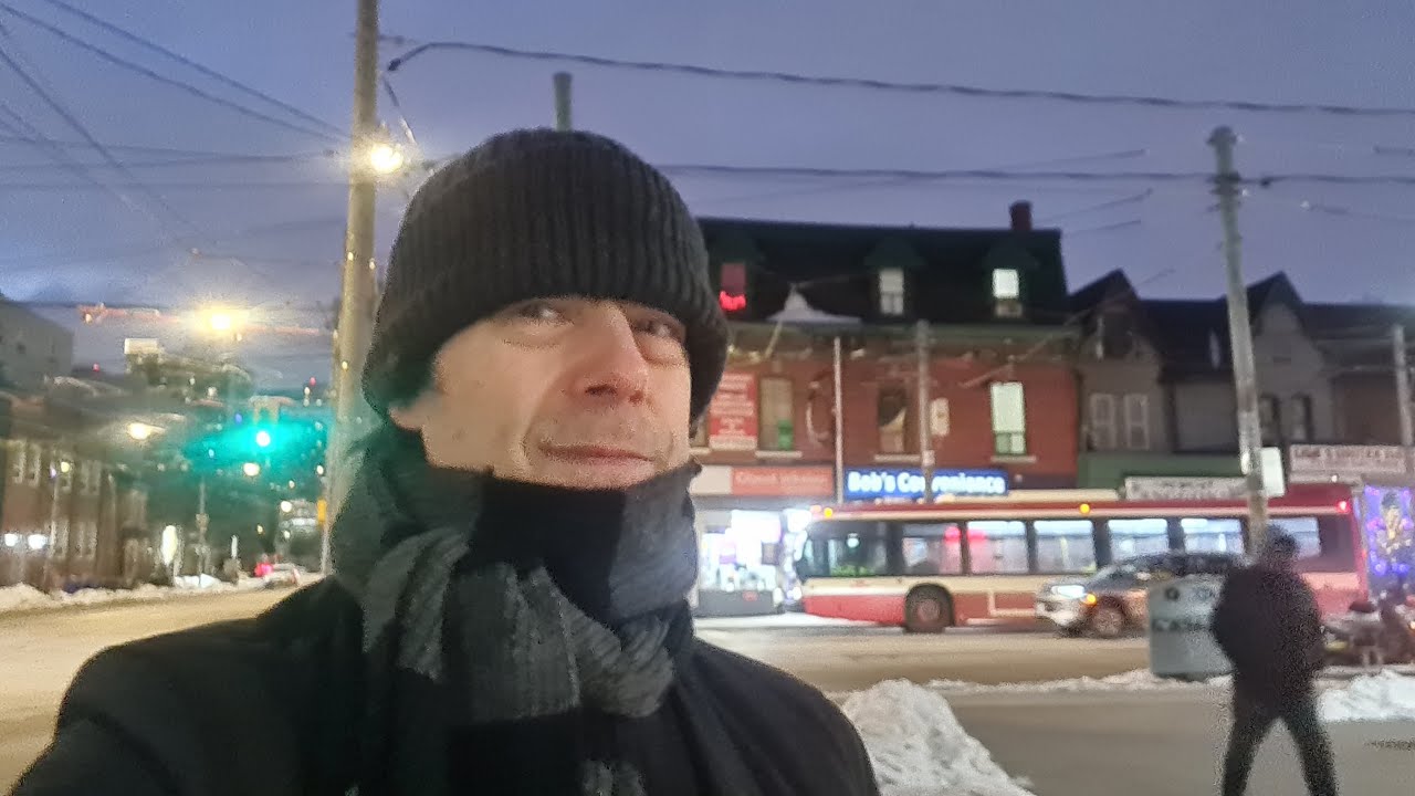 Toronto LIVE: Exploring The City On A Bitter Cold Monday Evening