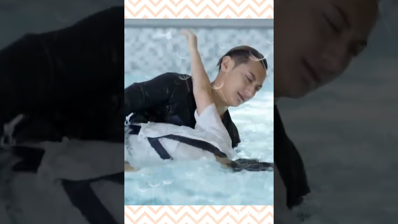 He saved her when she fell into the swimming pool 