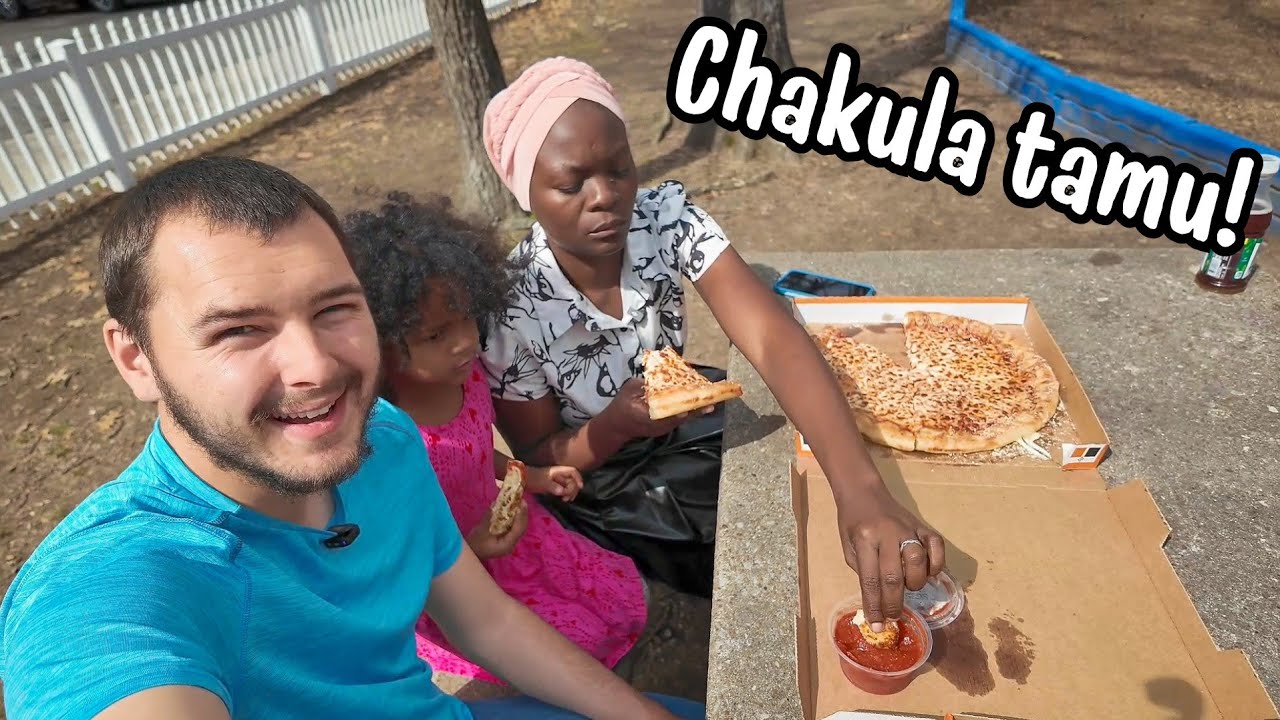 Mama Jimmy Alishiba 😂 - Eating at the park
