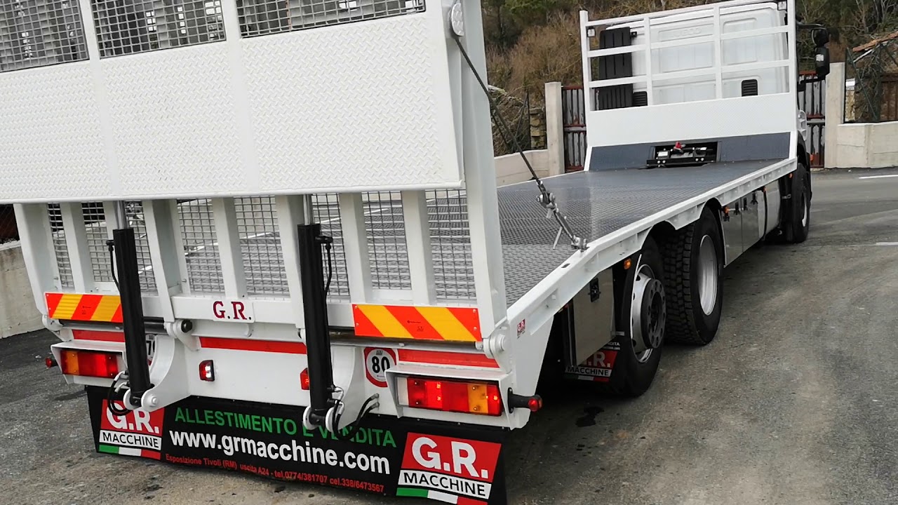 Stralis Pianale con rampa idraulica