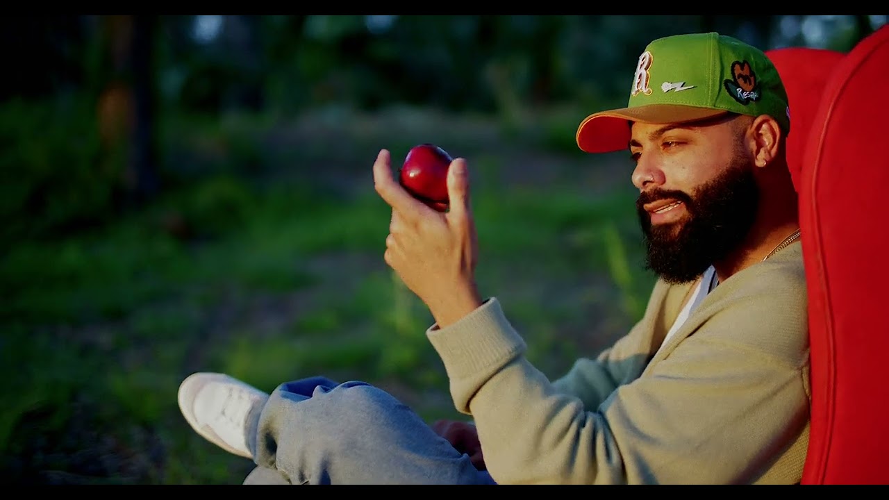 Jay Kalyl - Mordí La Manzana (Video Oficial)