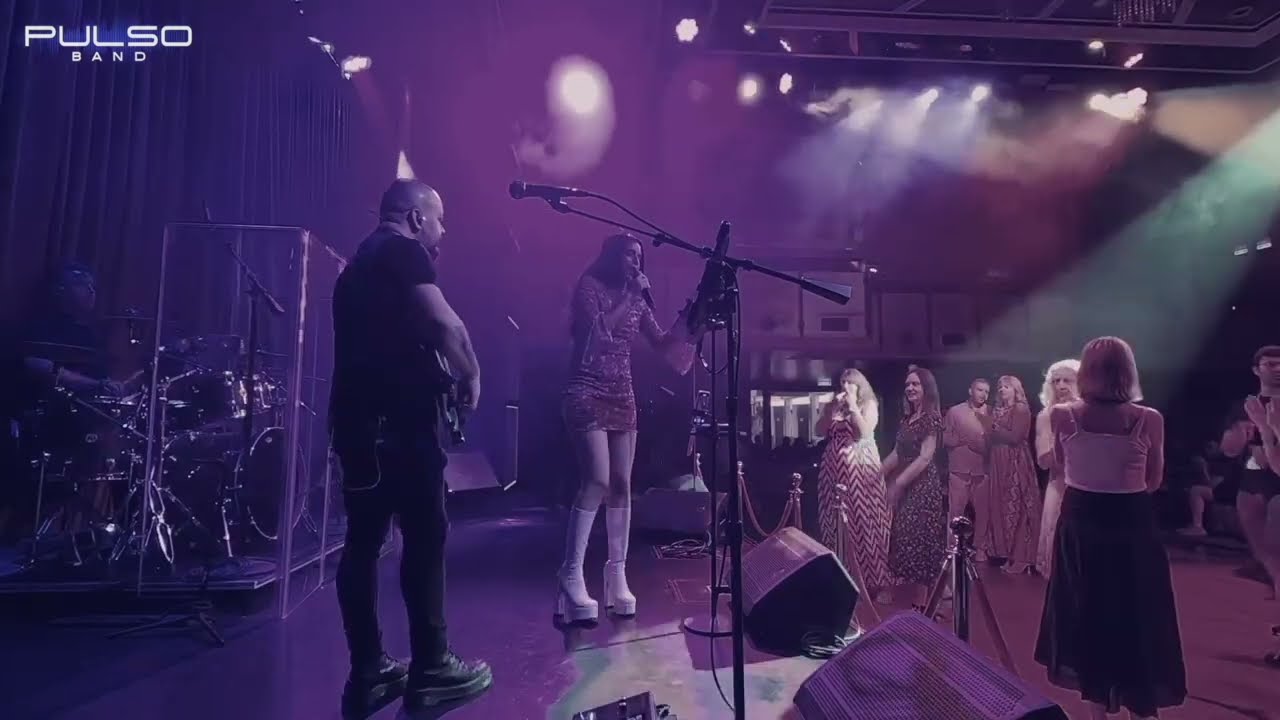 DANCING QUEEN