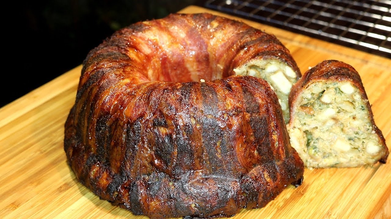 Brezen-Bratwurst-Bacon Gugelhupf