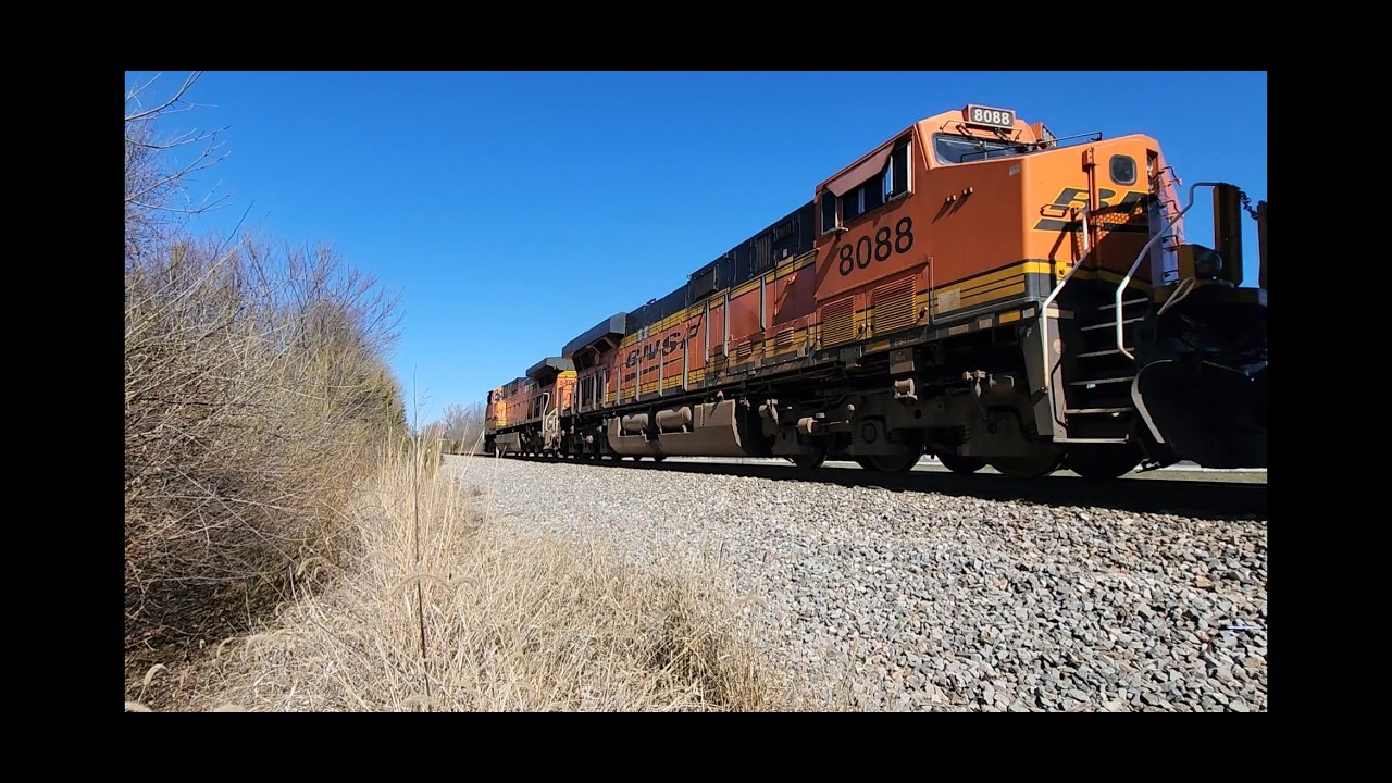 More BNSF Foreign Power Northbound & Short Canadian National Grainer on Sunday! #railfanning