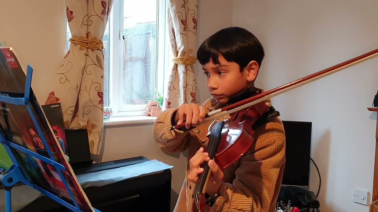 ABRSM 2024 Grade 4 violin performance exam - Distinction