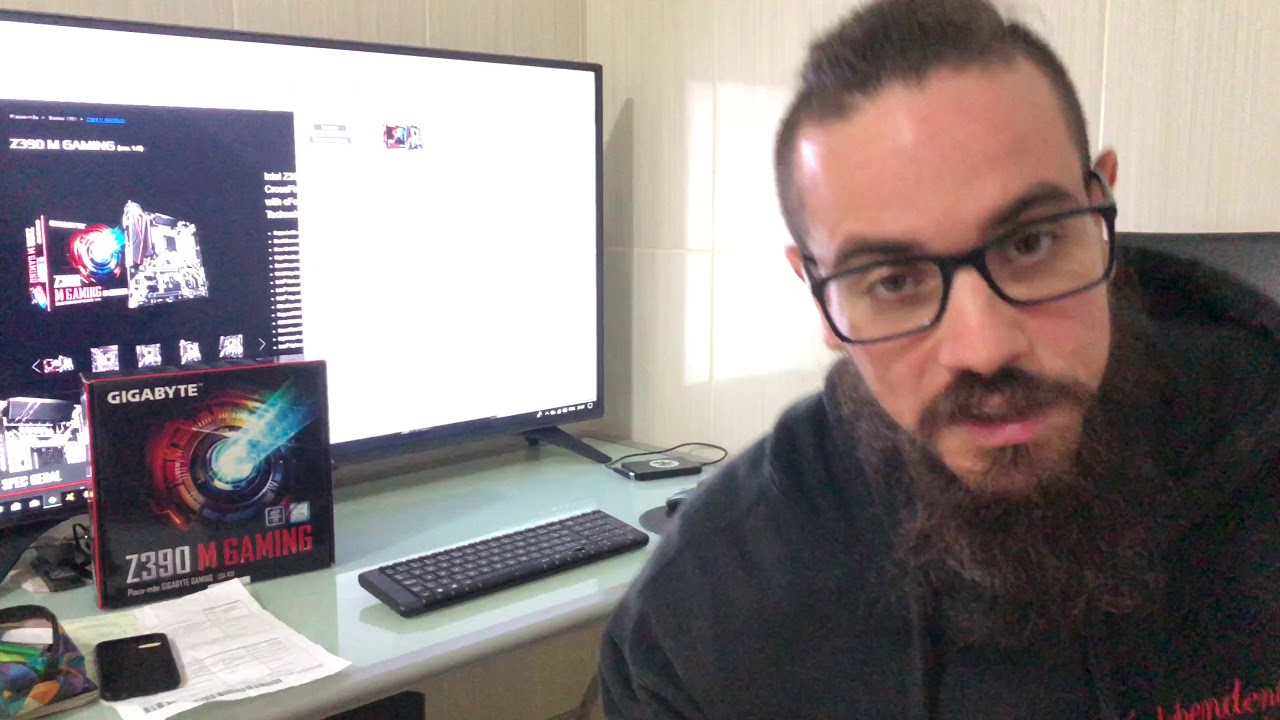 UNBOXING GIGABYTE Z390 M GAMING