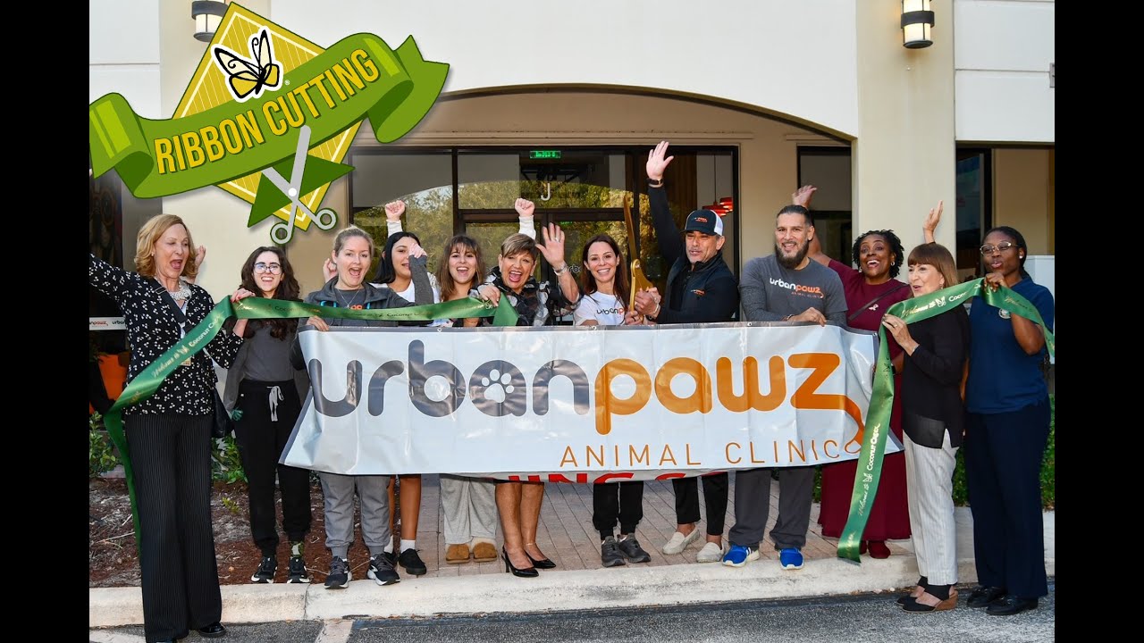 Церемония перерезания ленты в ветеринарной клинике Urban Paws.