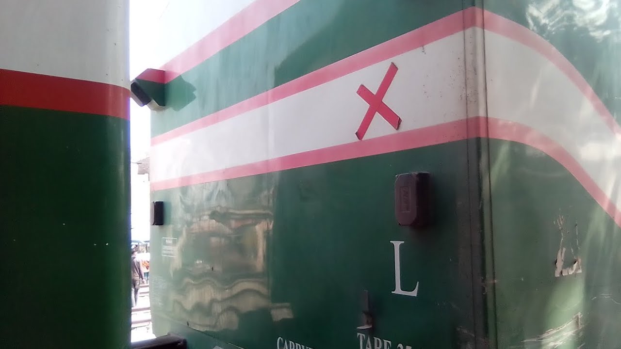 (#TRAINBD) চিত্রা এক্সপ্রেস ট্রেন ভেড়ামারা বাজার রেলওয়ে স্টেশনে প্রবেশ কোরল,,,