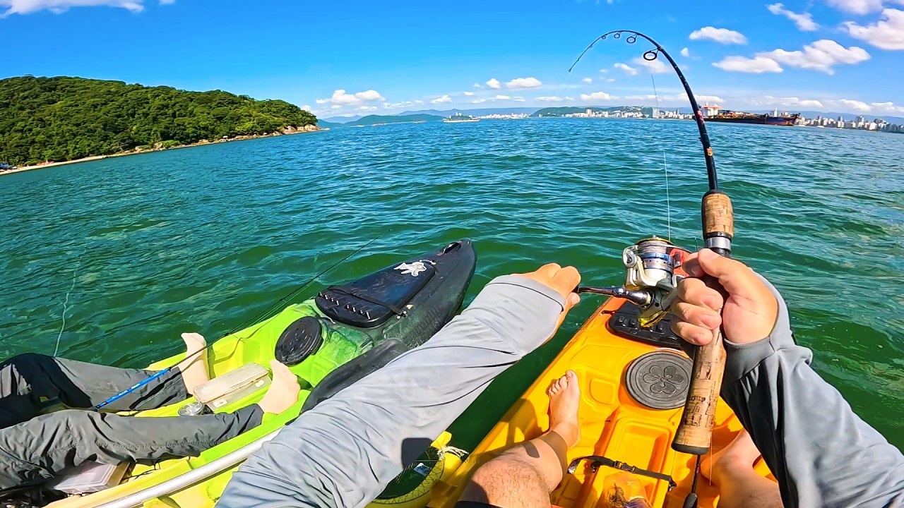 PESCA de CAIAQUE PEIXES MAIORES APARECEM! PESCARIA no MAR de GUARUJÁ, CANAL do PORTO de SANTOS!