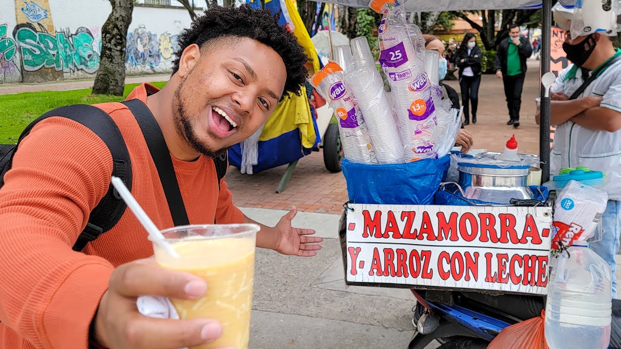 Probando la Mejor COMIDA CALLEJERA en COLOMBIA 🇨🇴 | Donde nació la Arepa?!?