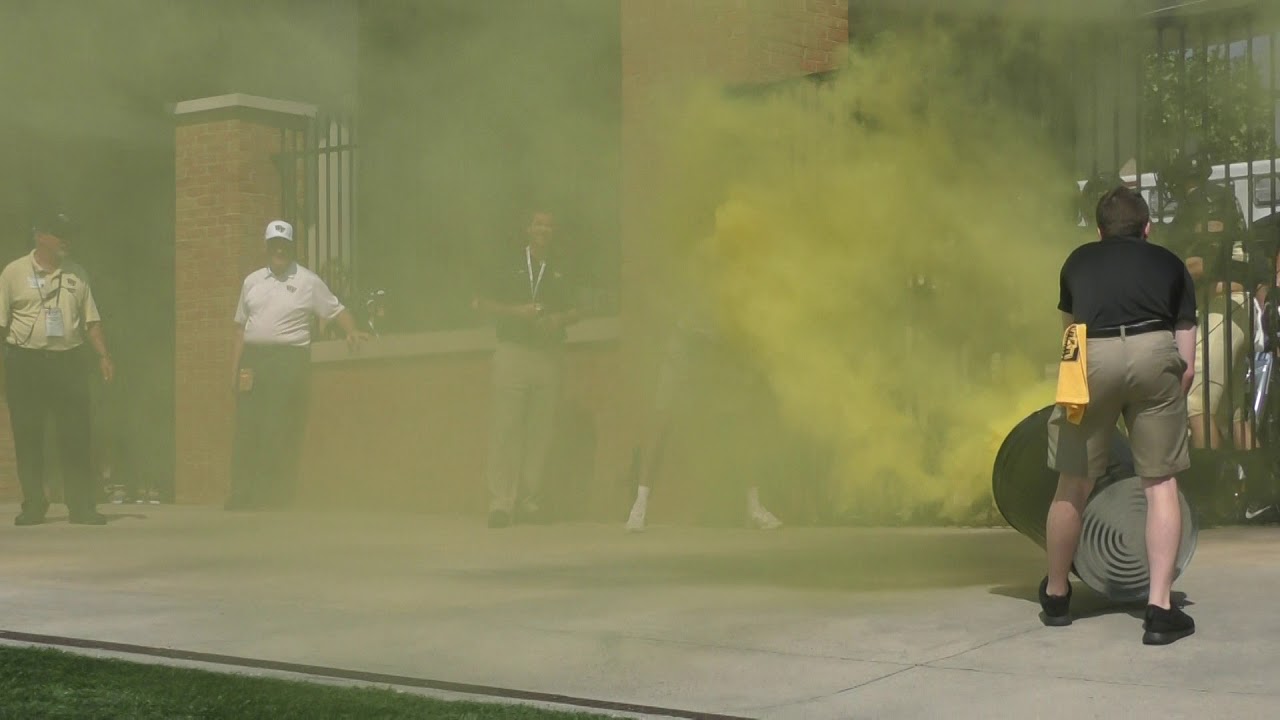 WFU Demon Deacons get ready to run onto BB&T field for Notre Dame football game - 9.22.18