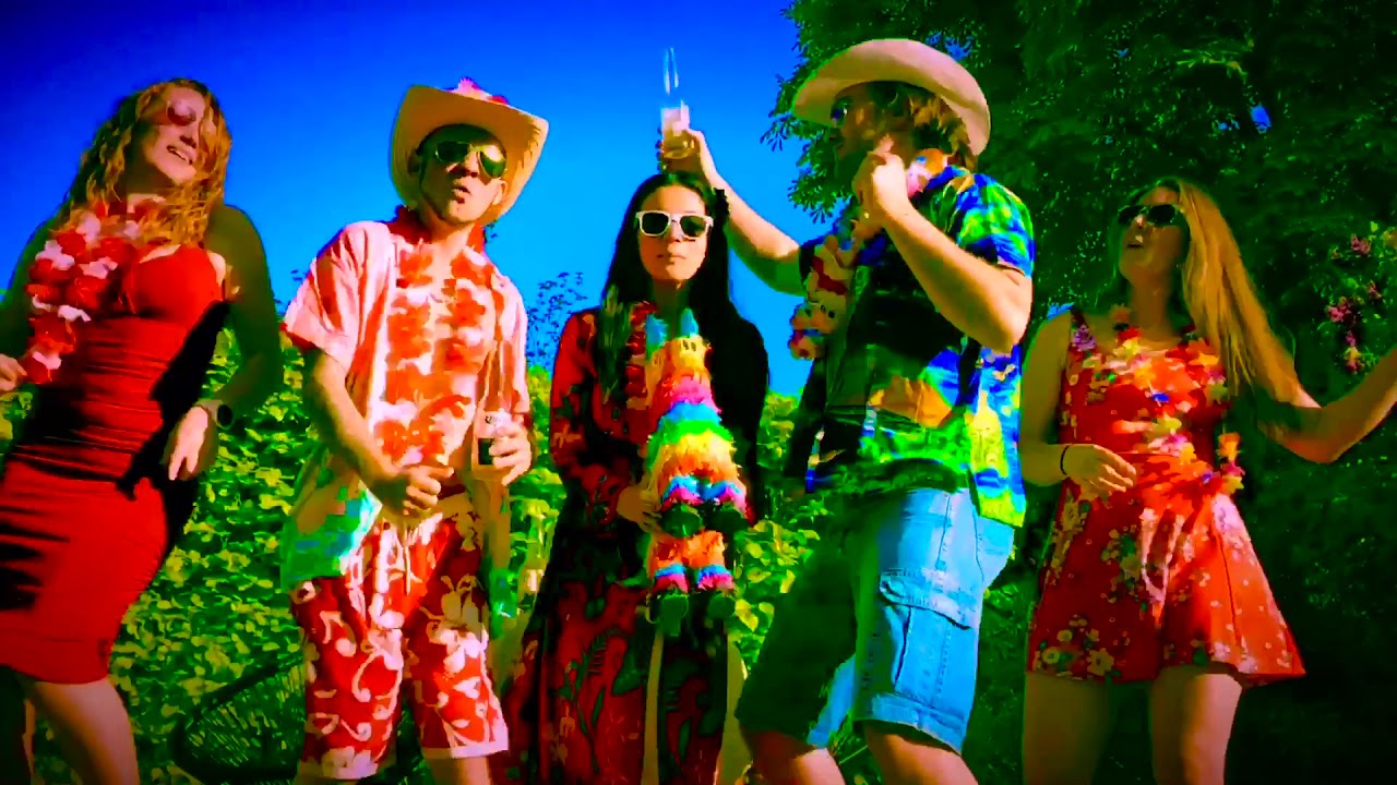Los Bluhmes  -  La Coronamba (official video)