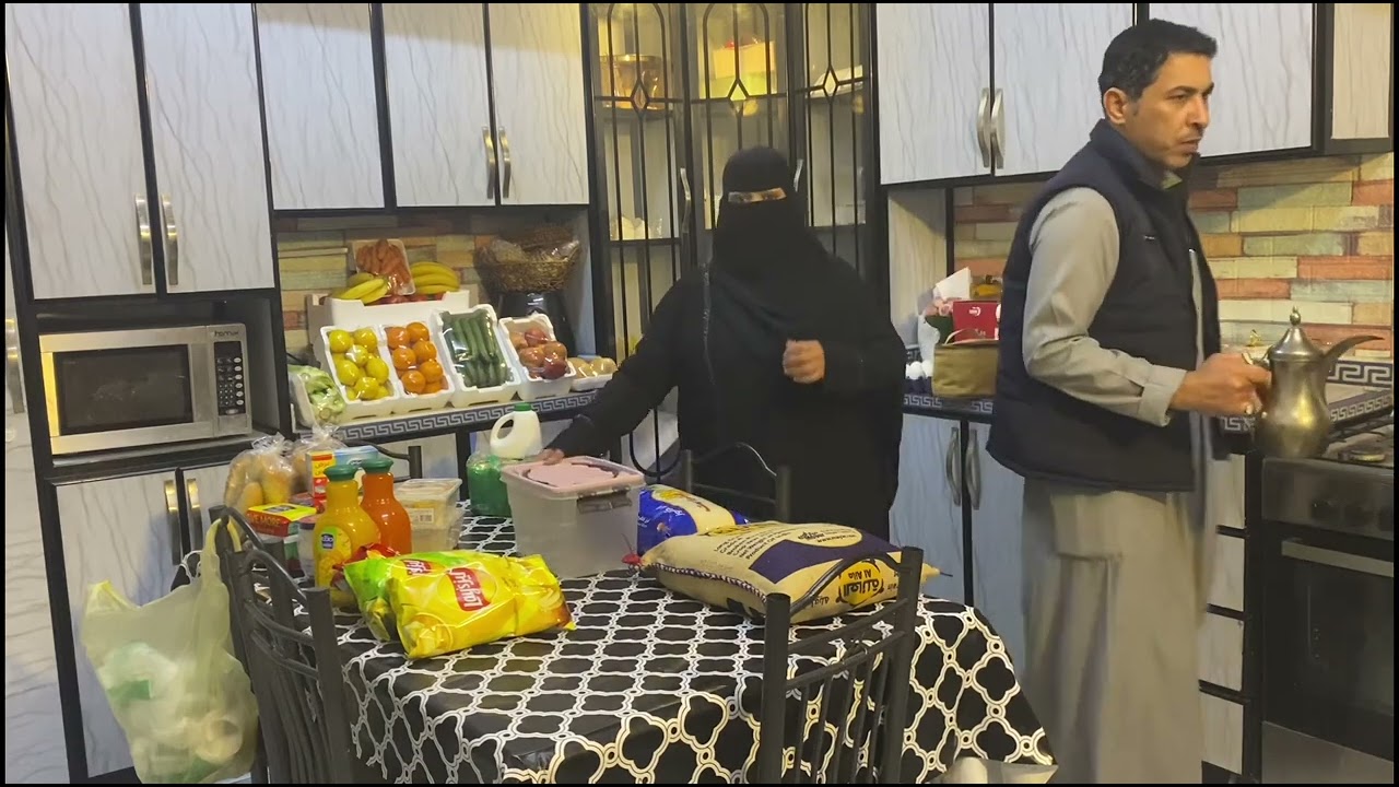 مقاضي  الشهر تخيلوا البيت فاضي عشان  كل يوم نقوّل بكرا🤷🏻‍♀️