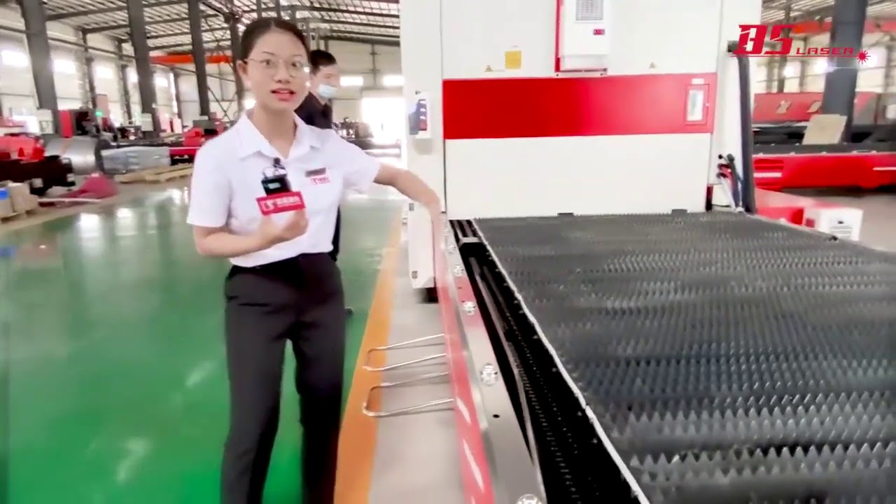 Automatic Pallet Changer of Fiber Laser Machine helps save loading and unloading materials,efficient