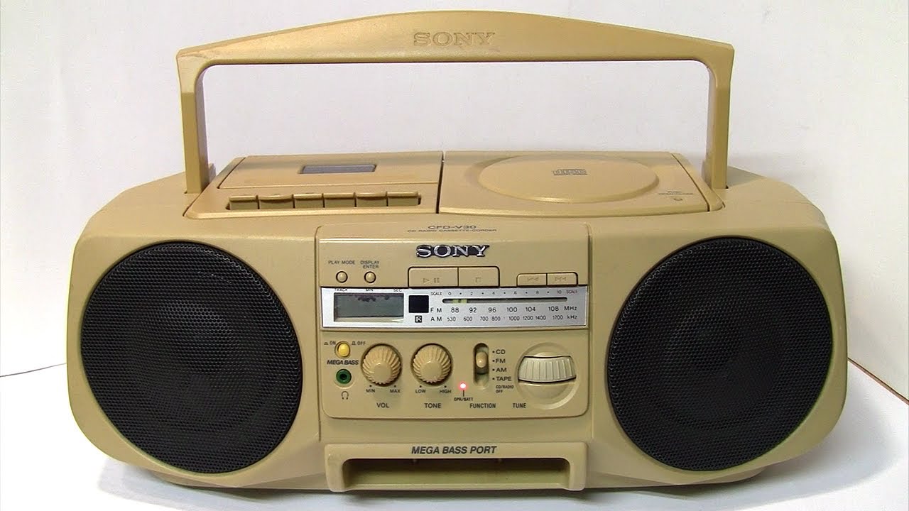 A very yellowed Sony boombox - 1997 CFD-V30