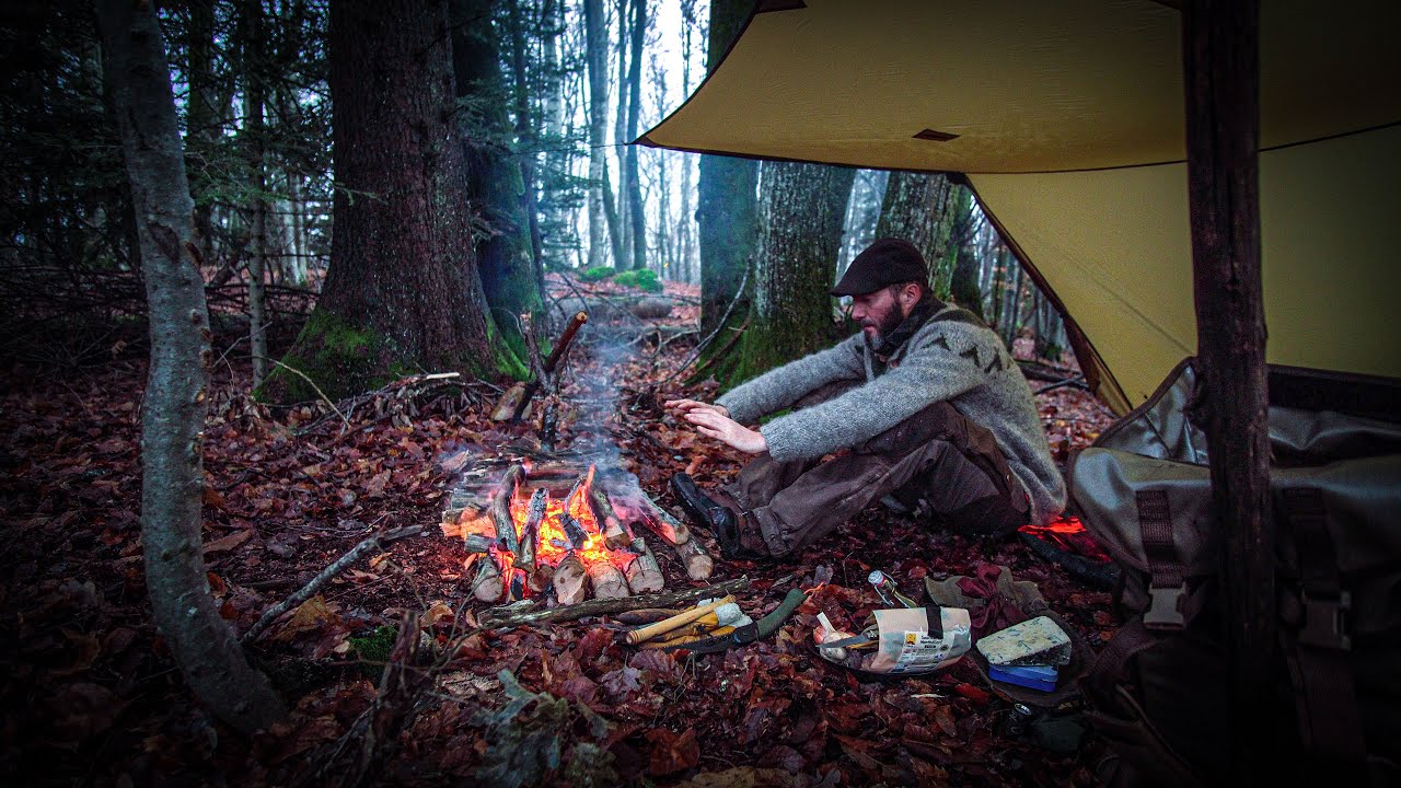 TROIS JOURS SEUL EN FORÊT (réédition 4K UHD) bivouac cuisine feu au bois bushcraft vie sauvage
