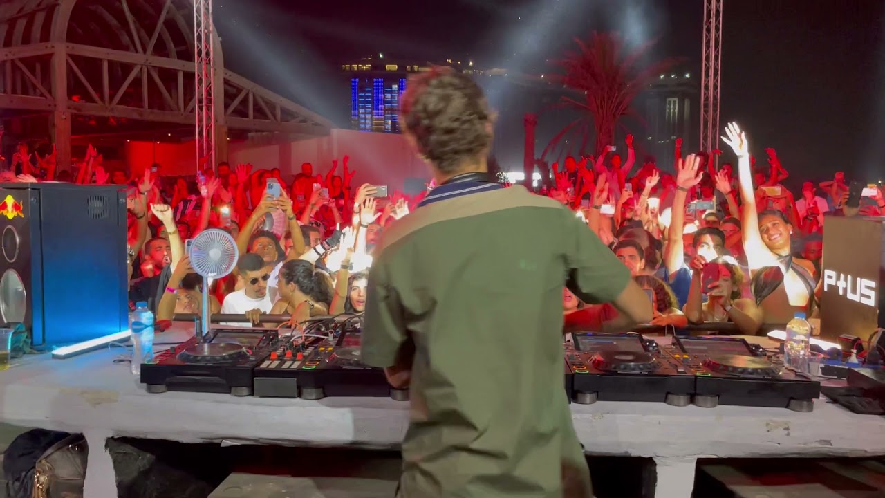 Innellea plays his new remix of Stephan Bodzin's 'Boavista'